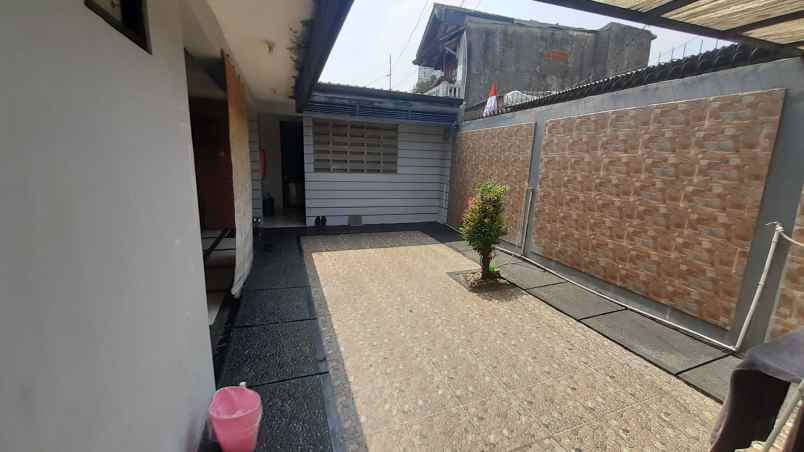 dijual rumah tmii lubang buaya jakarta