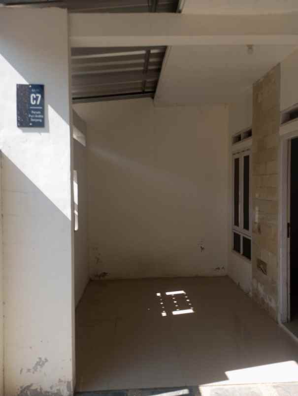 dijual rumah tonjong