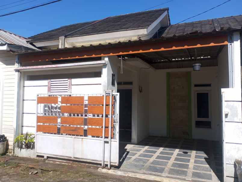 dijual rumah tonjong