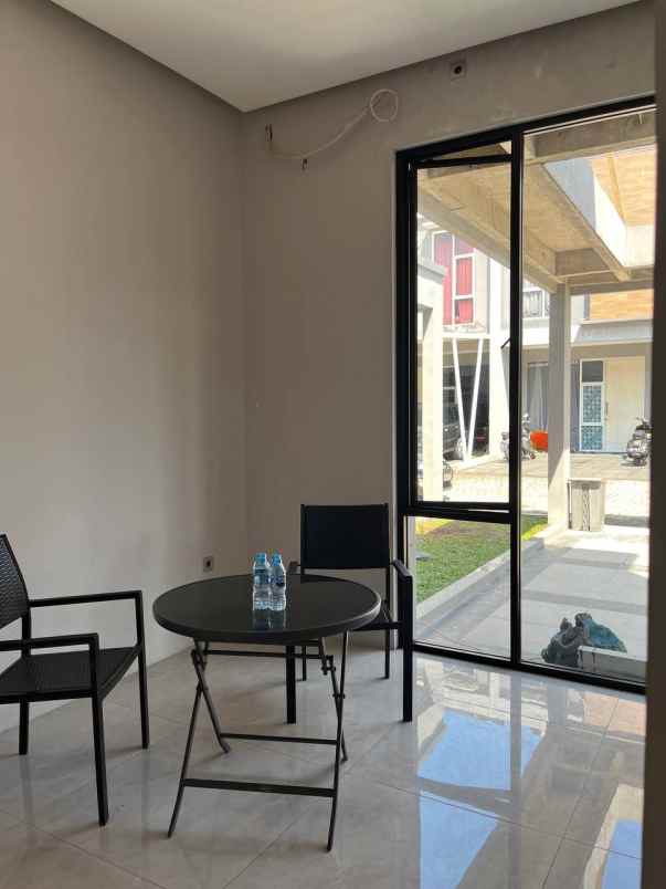 dijual rumah trans mall cibubur