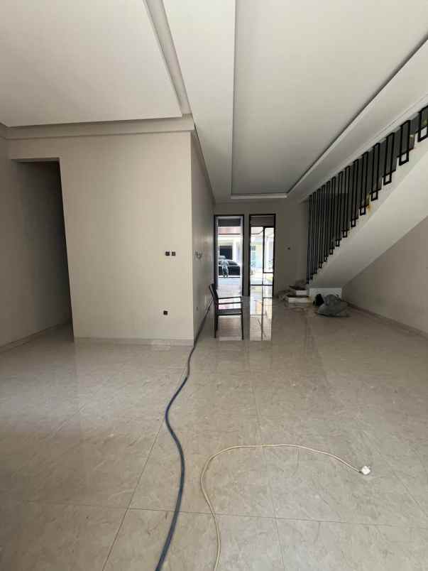 dijual rumah trans mall cibubur