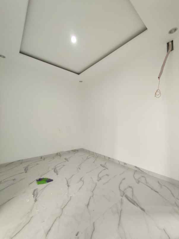 dijual rumah utan kayu matraman jaktim