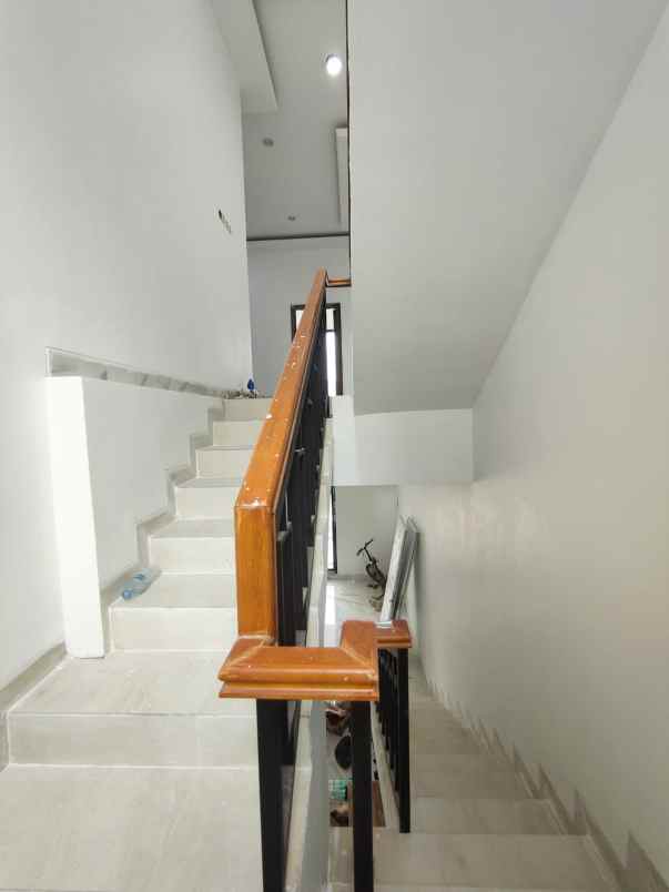 dijual rumah utan kayu matraman jaktim