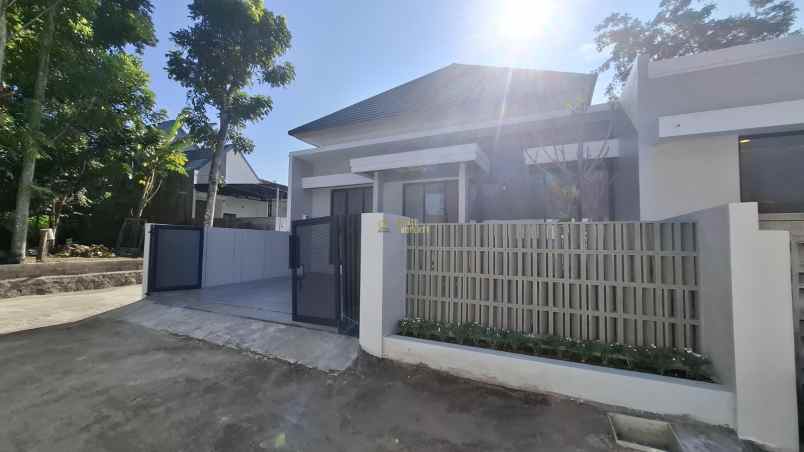 dijual rumah widodomartani ngemplak