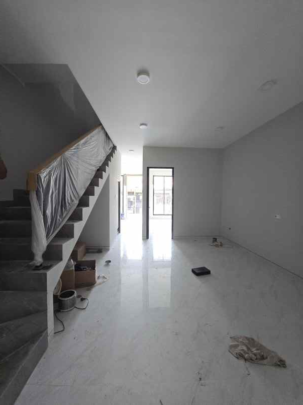 dijual rumah wisma mukti