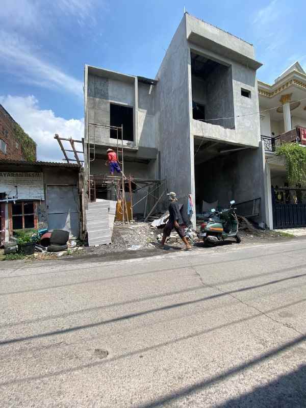 dijual rumah wisma tirta asri