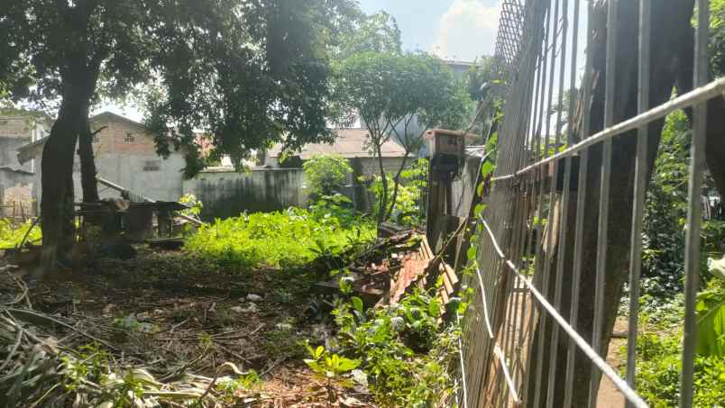 dijual tanah gang musholla darussalam