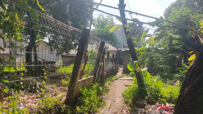 dijual tanah gang musholla darussalam