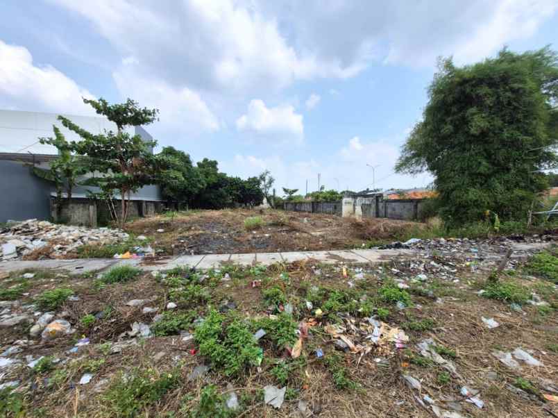 dijual tanah jalan raya setu grand