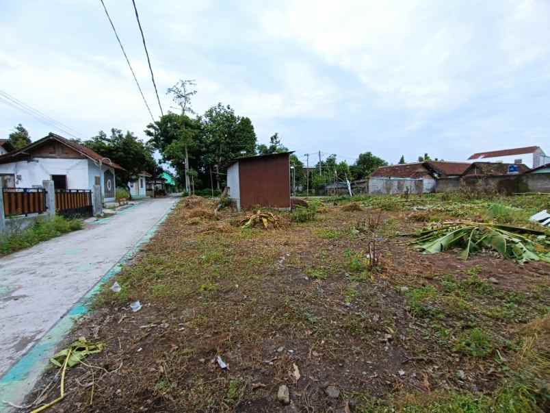 dijual tanah jl mushola kadipolo