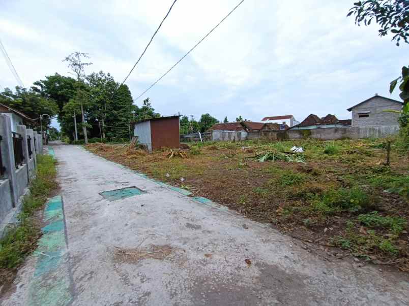 dijual tanah jl mushola kadipolo