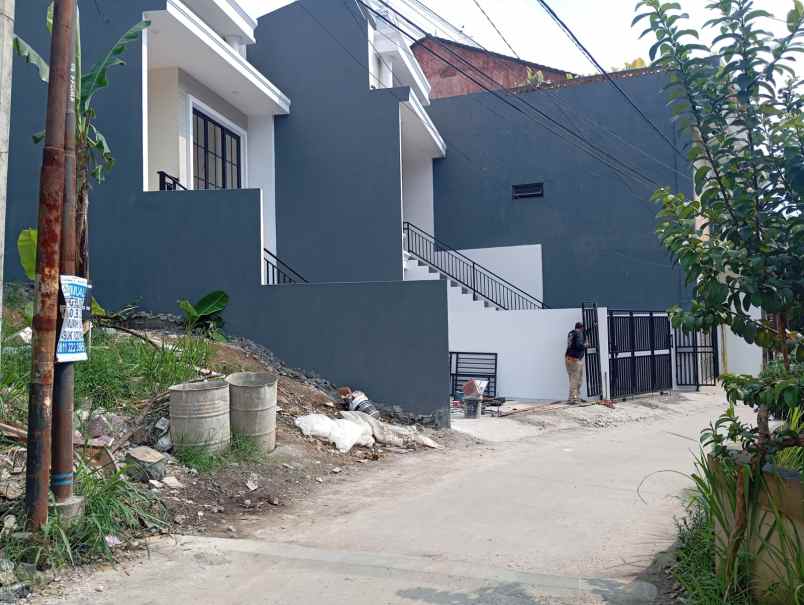 dijual tanah komplek sariwangi