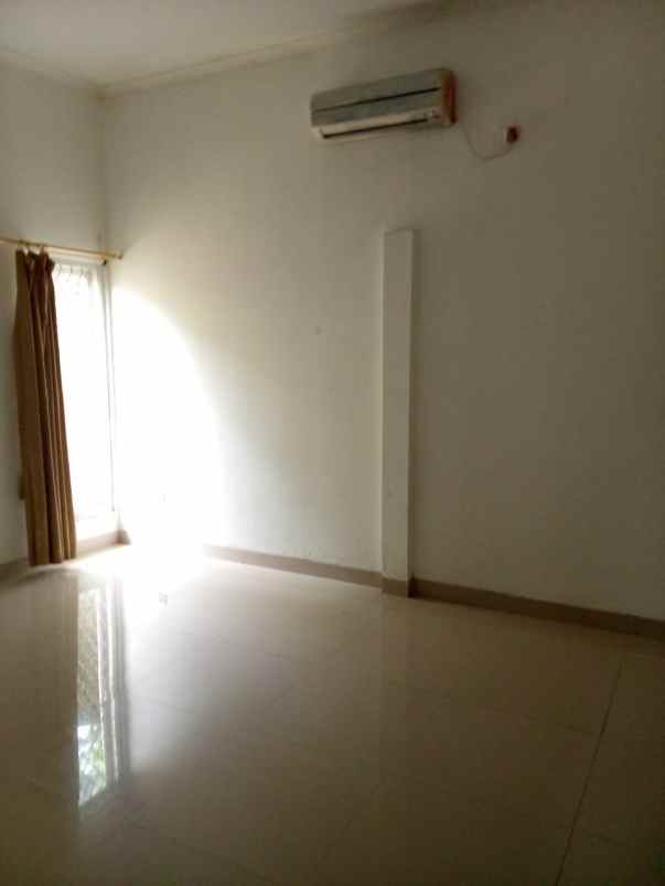 dijual tanah luas bonus rumah di jatiwaringin bekasi