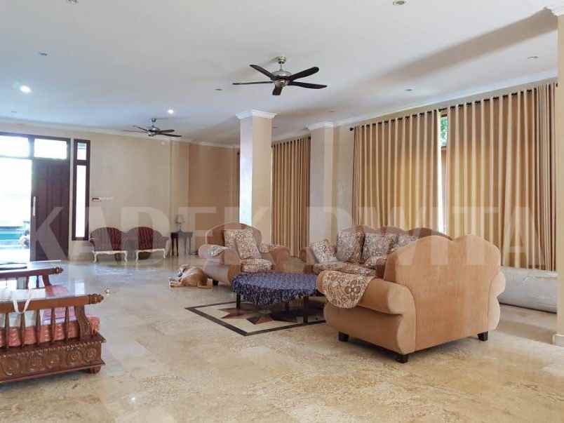 dijual villa 3 lantai pantai ketewel dekat sanur