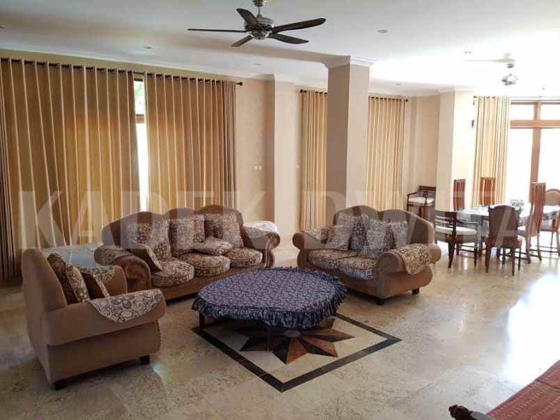 dijual villa 3 lantai pantai ketewel dekat sanur