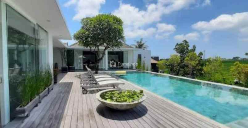 dijual villa jalan utama babakan cangu bali