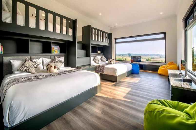 dijual villa mewah dengan view sawah yang indah