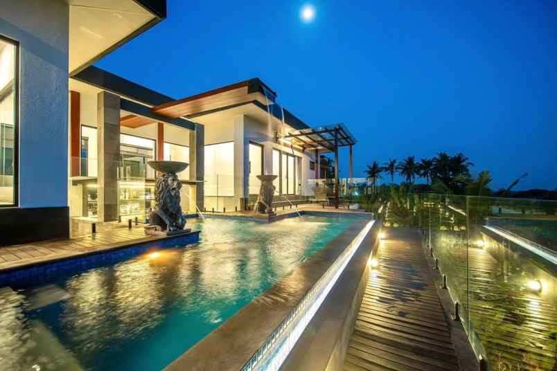 dijual villa mewah dengan view sawah yang indah
