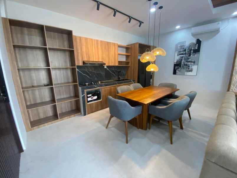 dijual villa padonan