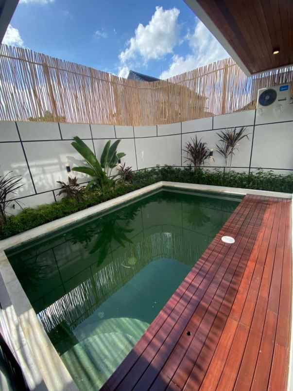 dijual villa padonan