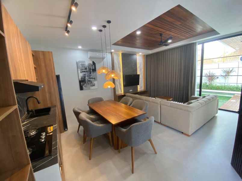 dijual villa padonan canggu
