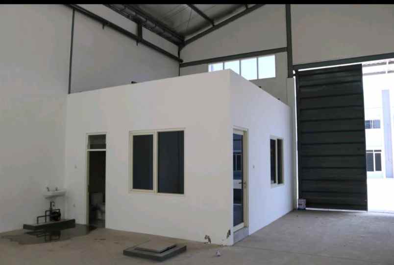 disewakan ruko gudang kantor central industrial
