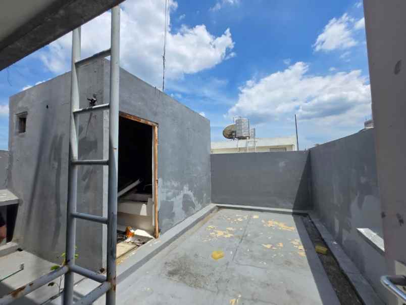 disewakan ruko gudang kantor jalan boulevard raya