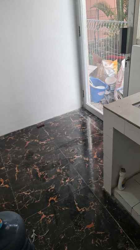 disewakan ruko gudang kantor taman beverly