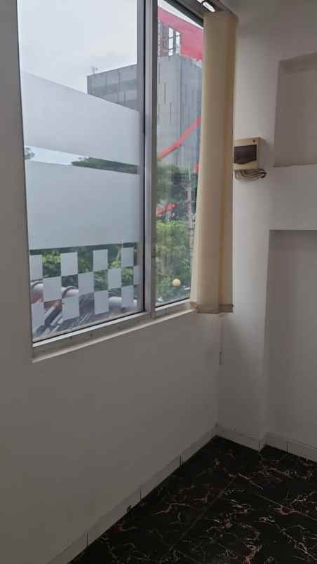 disewakan ruko gudang kantor taman beverly