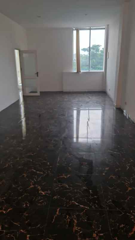 disewakan ruko gudang kantor taman beverly