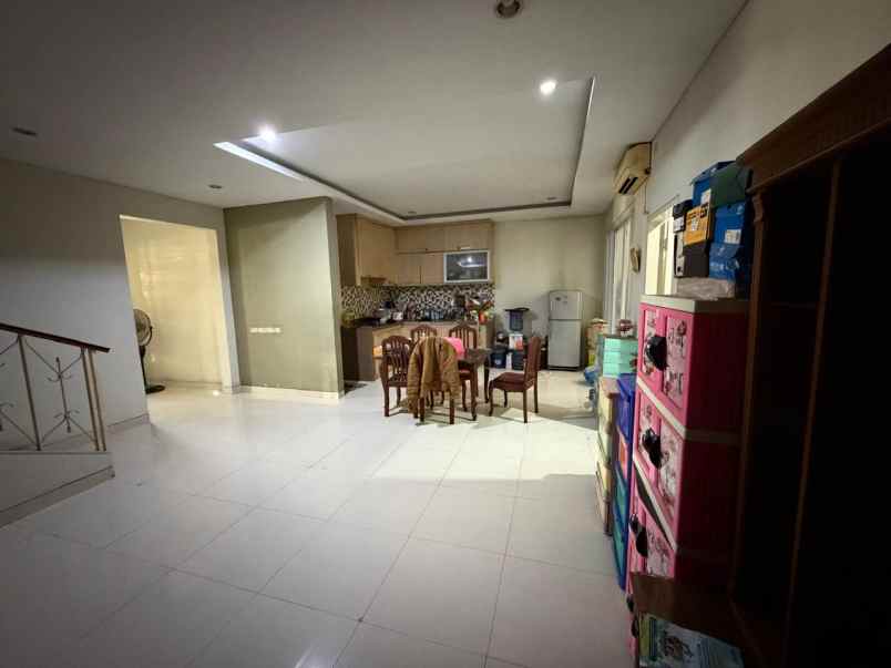disewakan rumah gayung kebonsari