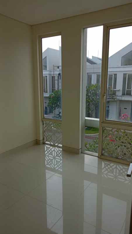 disewakan rumah grand pakuwon surabaya barat