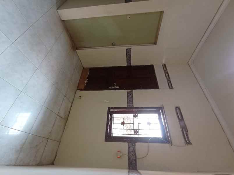 disewakan rumah jl kelapa rt 10 rw 06 no
