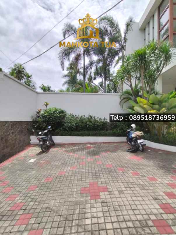 disewakan rumah kemang