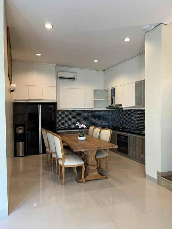 disewakan rumah kuta