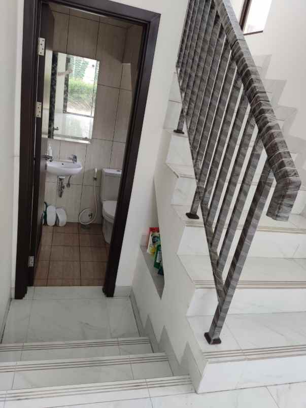 disewakan rumah lavon swan city cluster gracia