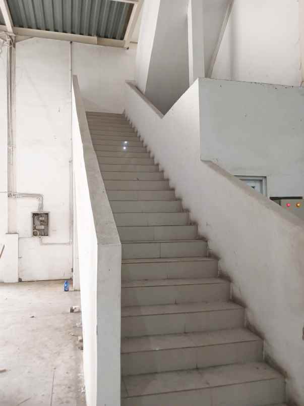 gudang delta silicon 3 lippo cikarang bekasi