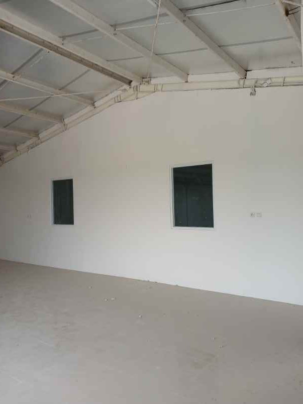 gudang delta silicon 8 lippo cikarang bekasi