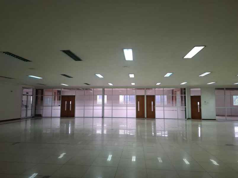 gudang di kawasan industri pulo gadung jakarta timur