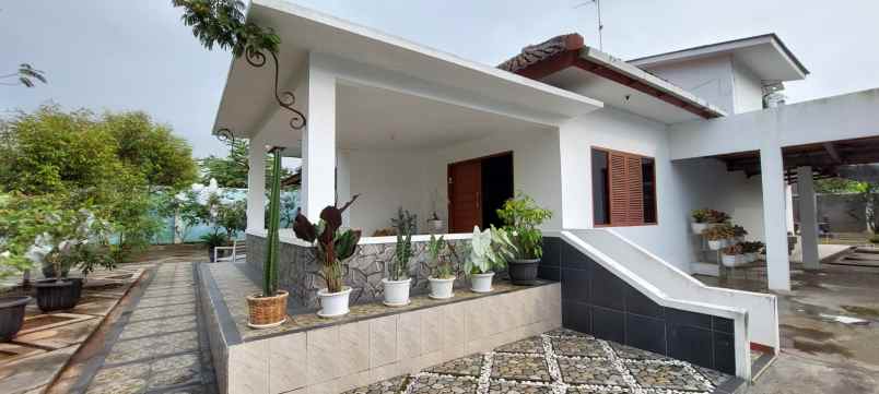 jual rumah bergaya klasik