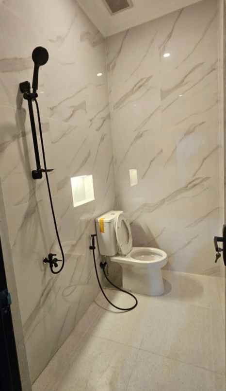 jual rumah cozy siap huni kota wisata cibubur