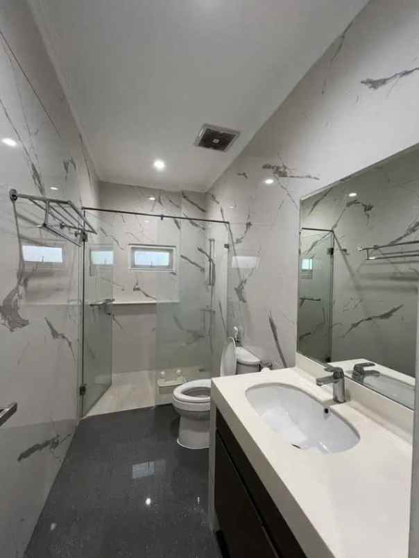 jual rumah furnished golf lake residence jak bar