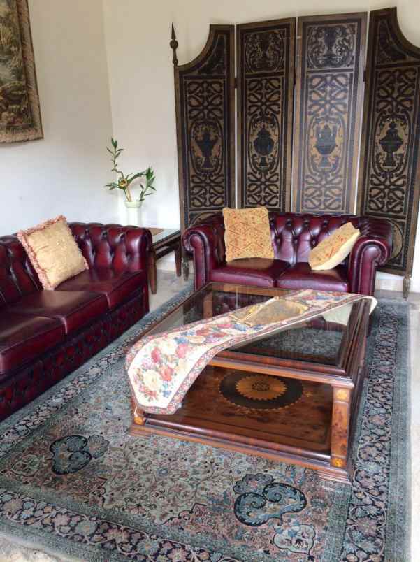 jual rumah hook mewah dengan pool di gudang peluru