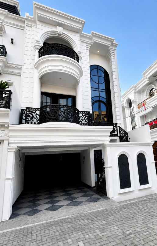 jual rumah jagakarsa 3 lantai berkelas buruan survey