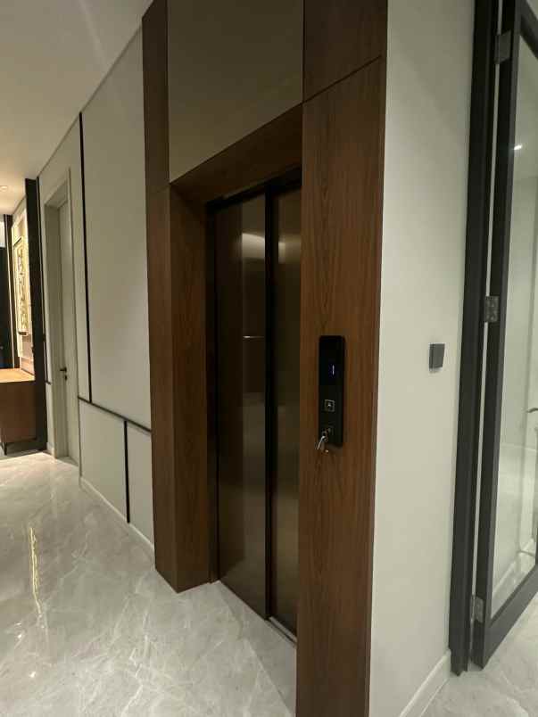 jual rumah mewah baru gress di royal residence shm