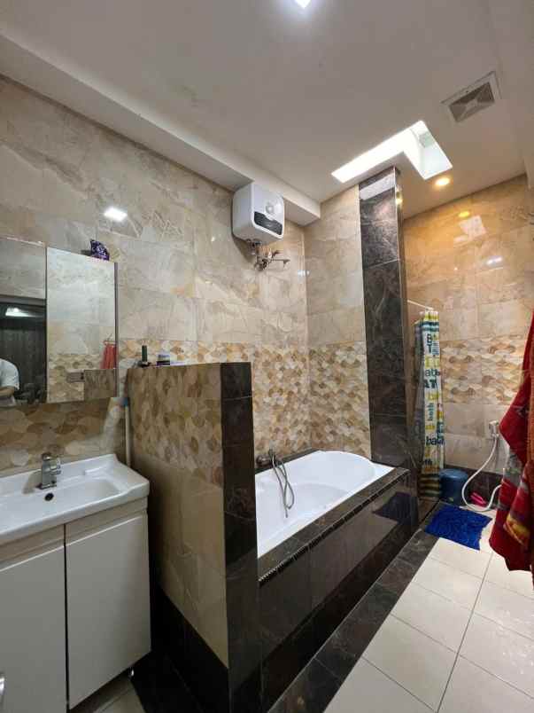 jual rumah murah furnished mutiara taman palem jak bar