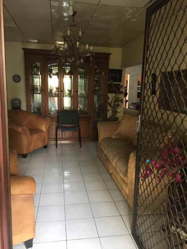 jual rumah tinggal di jalan cempaka baru tengah