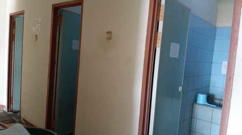 kost biru tomang tinggi strategis nyaman bebas banjir