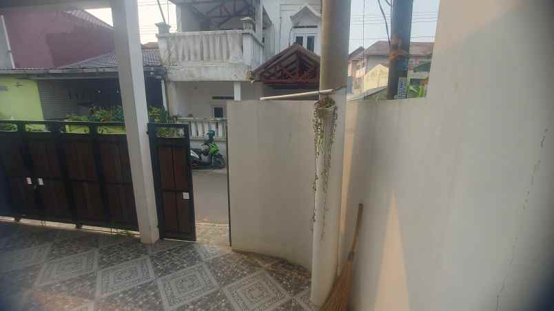 over kredit 135jt rumah 2 lantai di sukmajaya depok