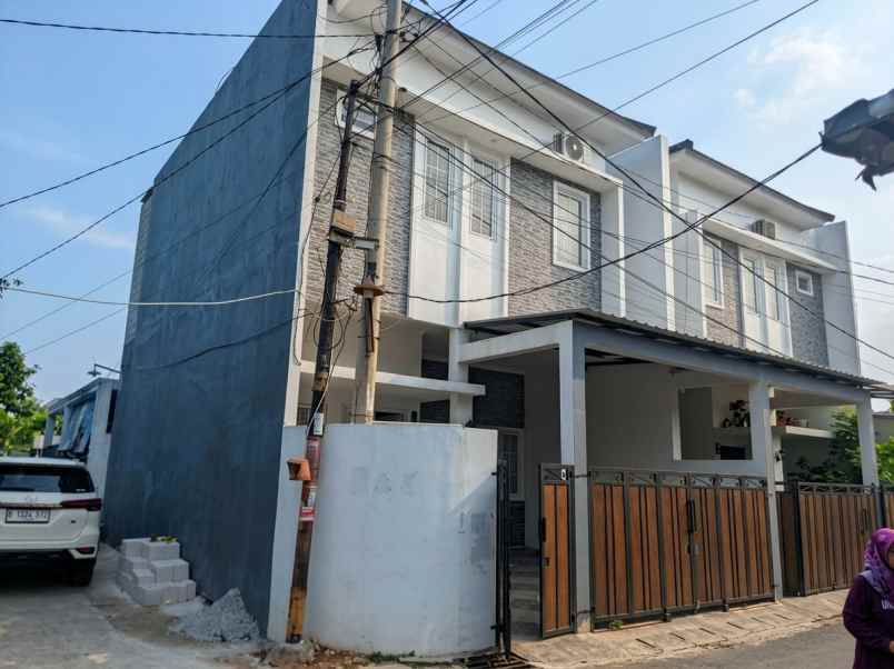 over kredit 135jt rumah 2 lantai di sukmajaya depok